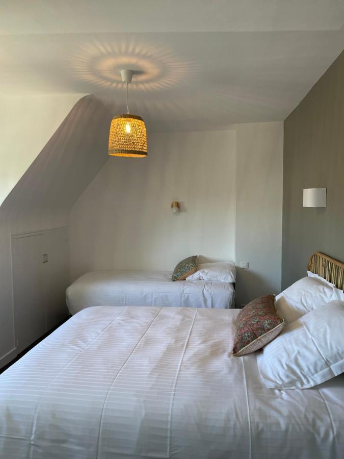 Hotel De La Cale ฟุยส์นอง ภายนอก รูปภาพ